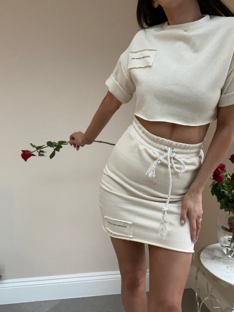 VICTORIA CROPPED TEE