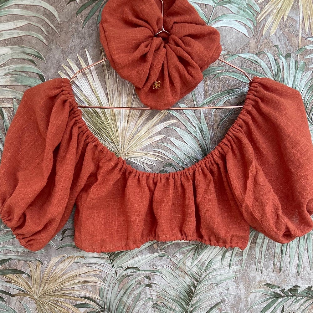 ESMERELDA CROP & SCRUNCHIE