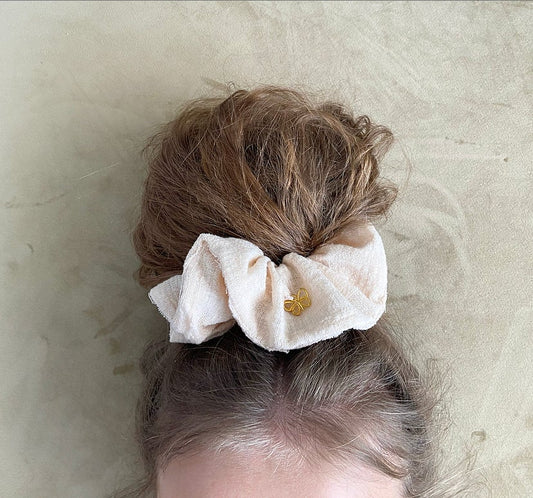 OLIVIA SCRUNCHIE